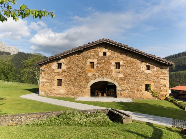 Restaurante Txispa Bang Olufsen 1 WAW Proyectos